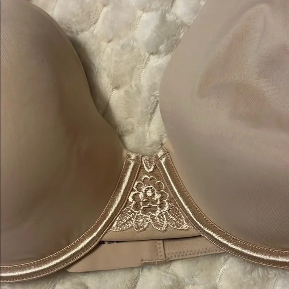 Elegant Beige Bra 40B - Picture 2 of 5